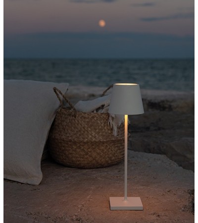 Lampe à Poser POLDINA idéale pour l'extérieur